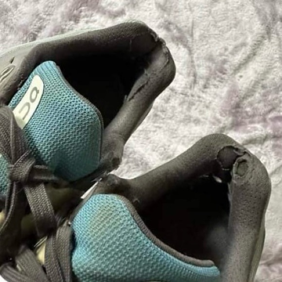 On Cloud Cloudstratus Sneakers - Picture 2 of 2